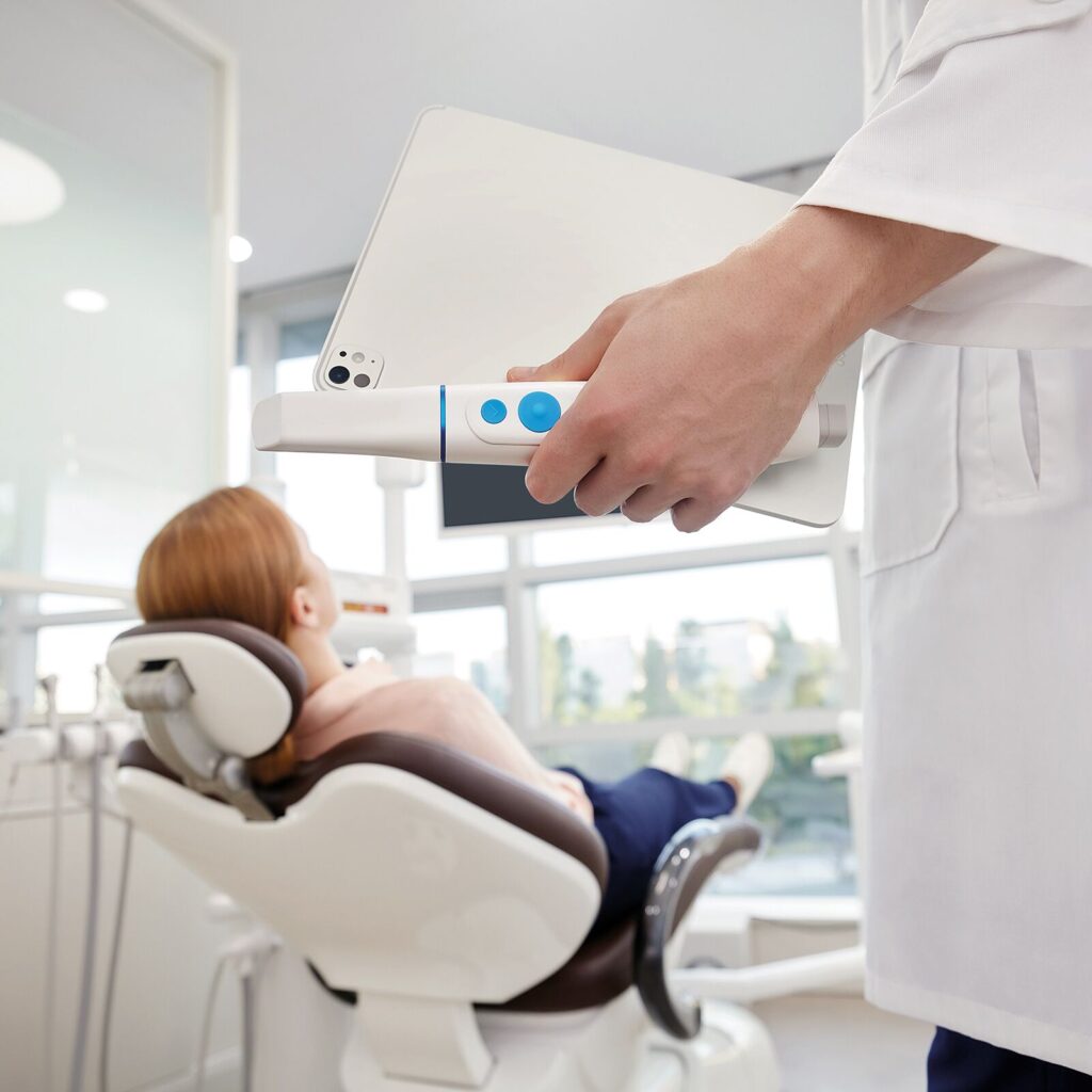 Labocast3D_Medit-i900M (3)-min